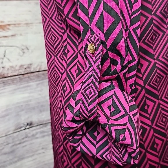 NEW DANA BUCHMAN CRANBERRY & BLACK LONG ROLL TAB SLEEVE BUTTON UP BLOUSE - Picture 10 of 16